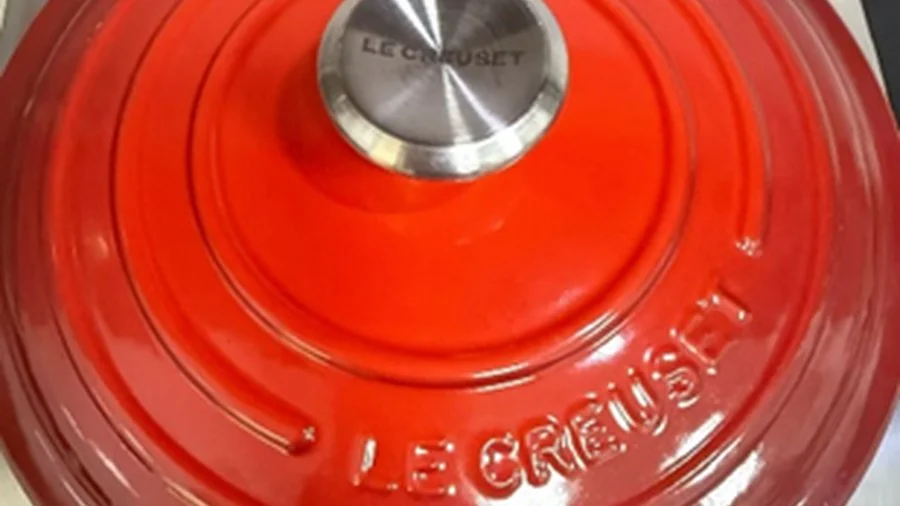 法国 Le Creuset 酷彩珐琅锅，红色锅身，100 周年纪念款